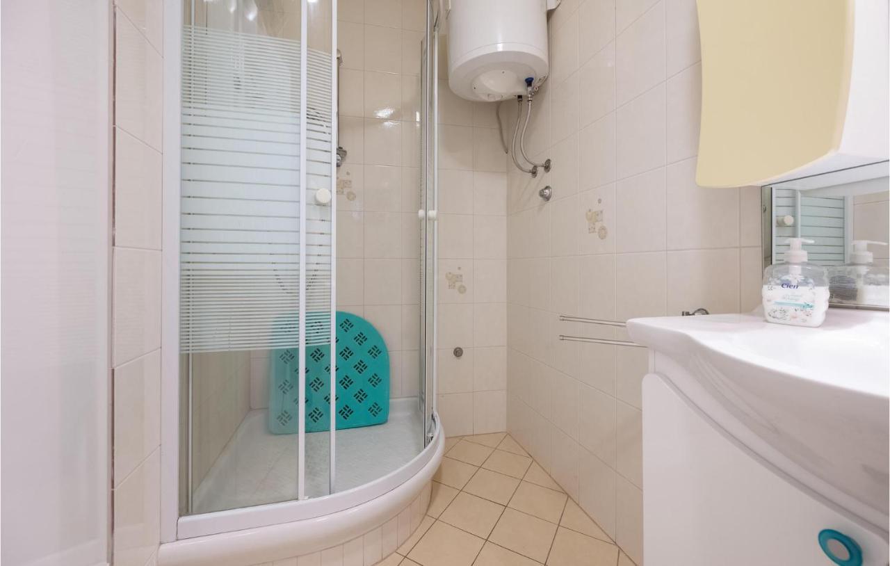1 Bedroom Amazing Apartment In Peruški Eksteriør bilde